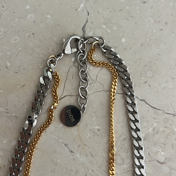 100% AUTHENTIC DIOR NECKLACE - Picture 3 of 3